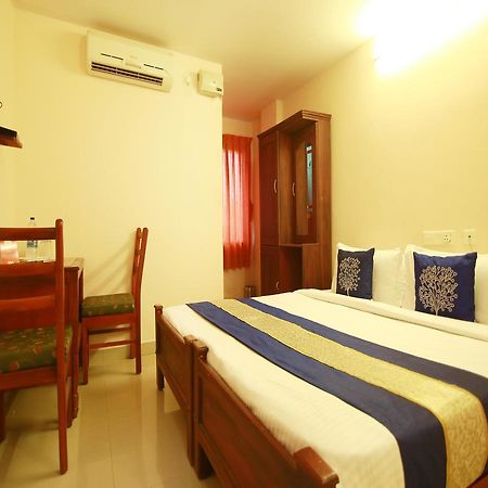 Oyo 4824 Hotel Star Kochi Εξωτερικό φωτογραφία