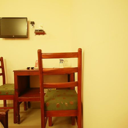Oyo 4824 Hotel Star Kochi Εξωτερικό φωτογραφία