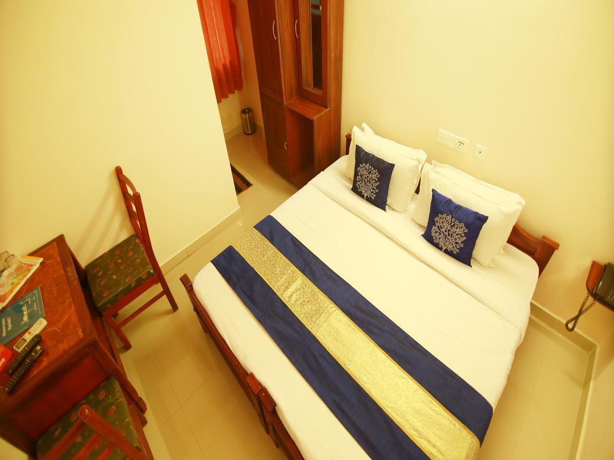 Oyo 4824 Hotel Star Kochi Εξωτερικό φωτογραφία