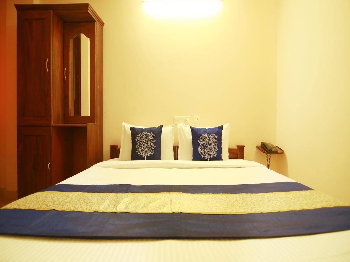Oyo 4824 Hotel Star Kochi Εξωτερικό φωτογραφία