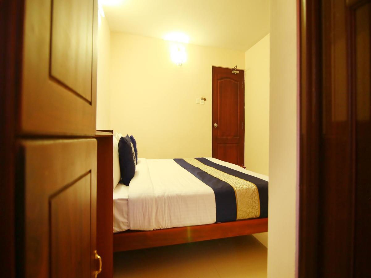 Oyo 4824 Hotel Star Kochi Εξωτερικό φωτογραφία