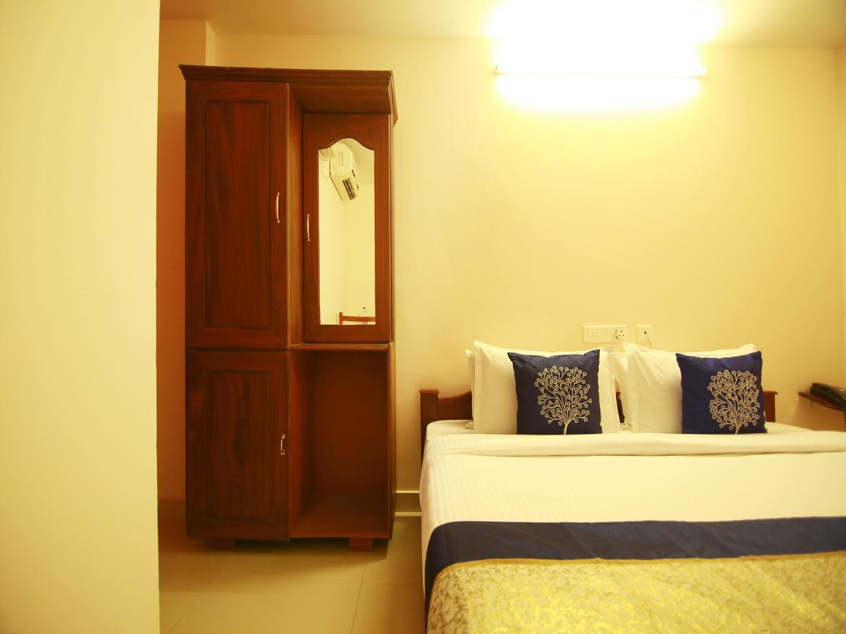 Oyo 4824 Hotel Star Kochi Εξωτερικό φωτογραφία