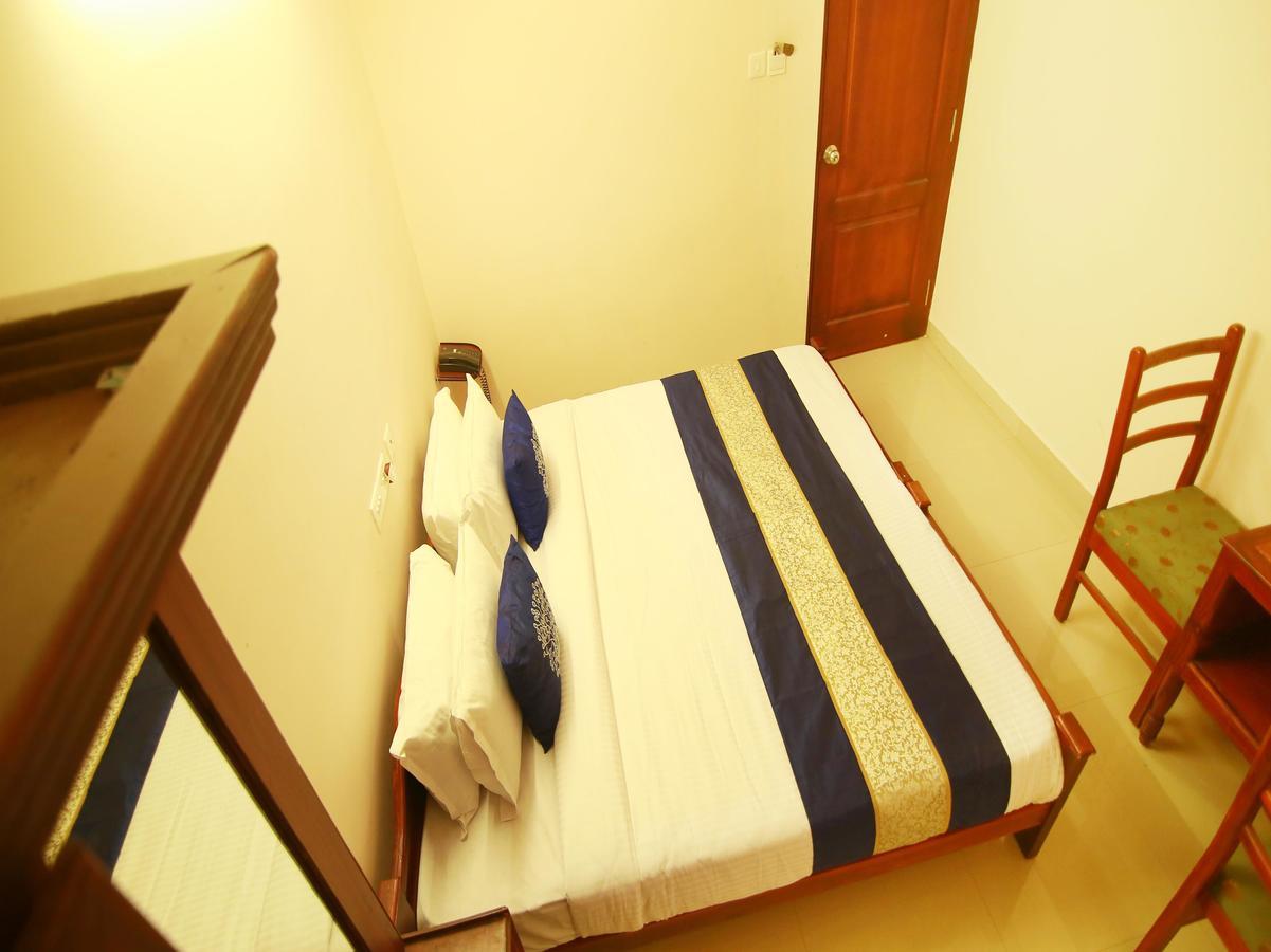 Oyo 4824 Hotel Star Kochi Εξωτερικό φωτογραφία