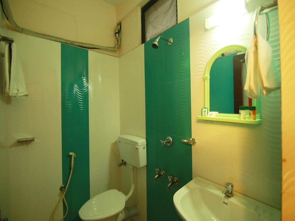 Oyo 4824 Hotel Star Kochi Εξωτερικό φωτογραφία