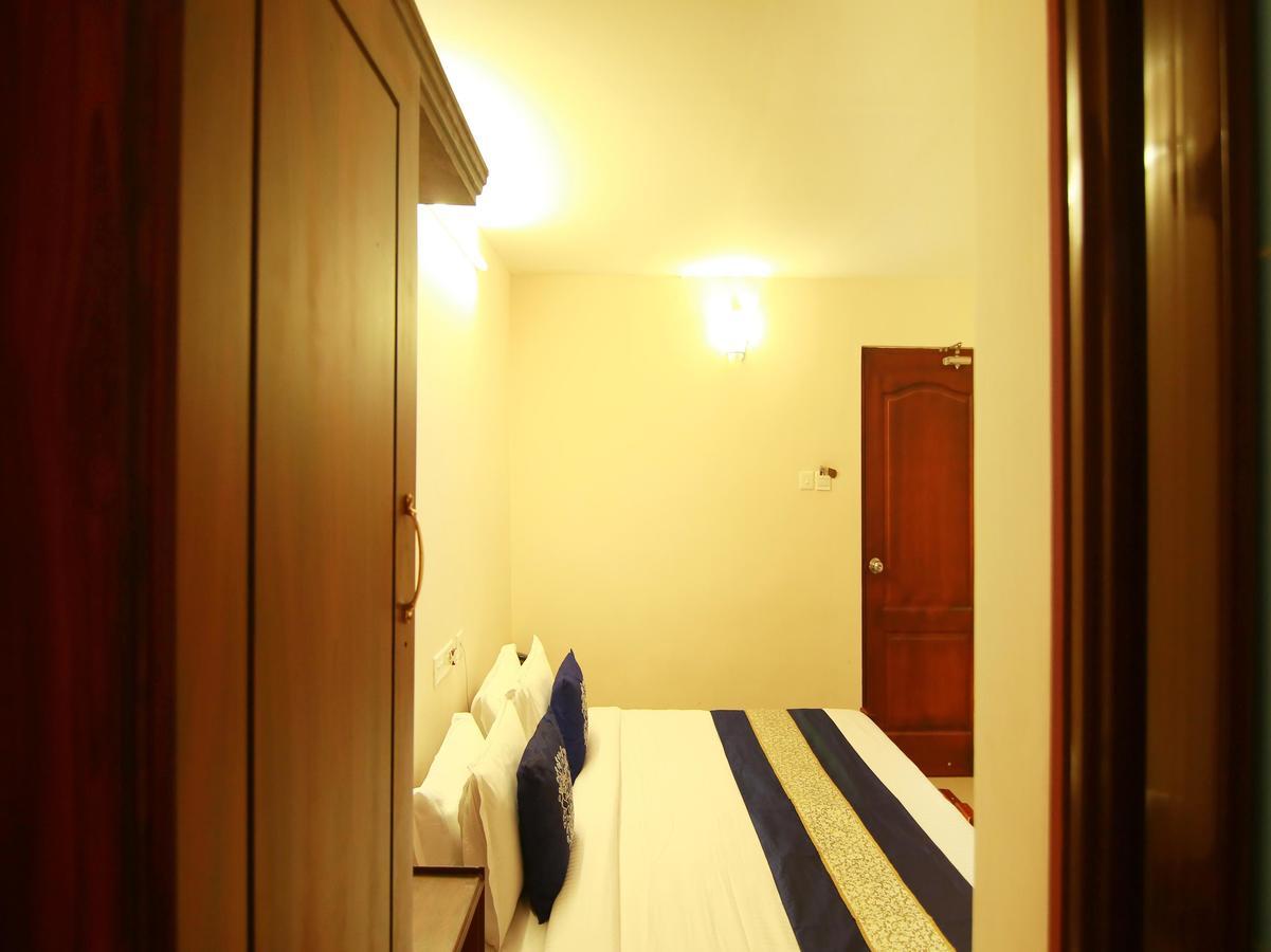 Oyo 4824 Hotel Star Kochi Εξωτερικό φωτογραφία