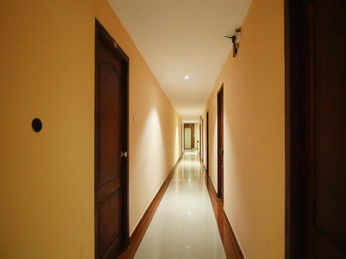 Oyo 4824 Hotel Star Kochi Εξωτερικό φωτογραφία
