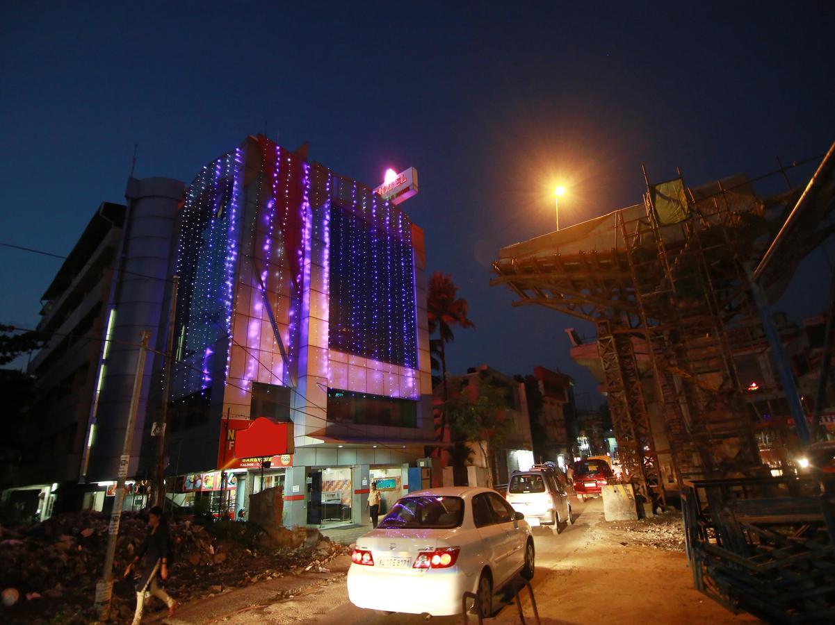 Oyo 4824 Hotel Star Kochi Εξωτερικό φωτογραφία